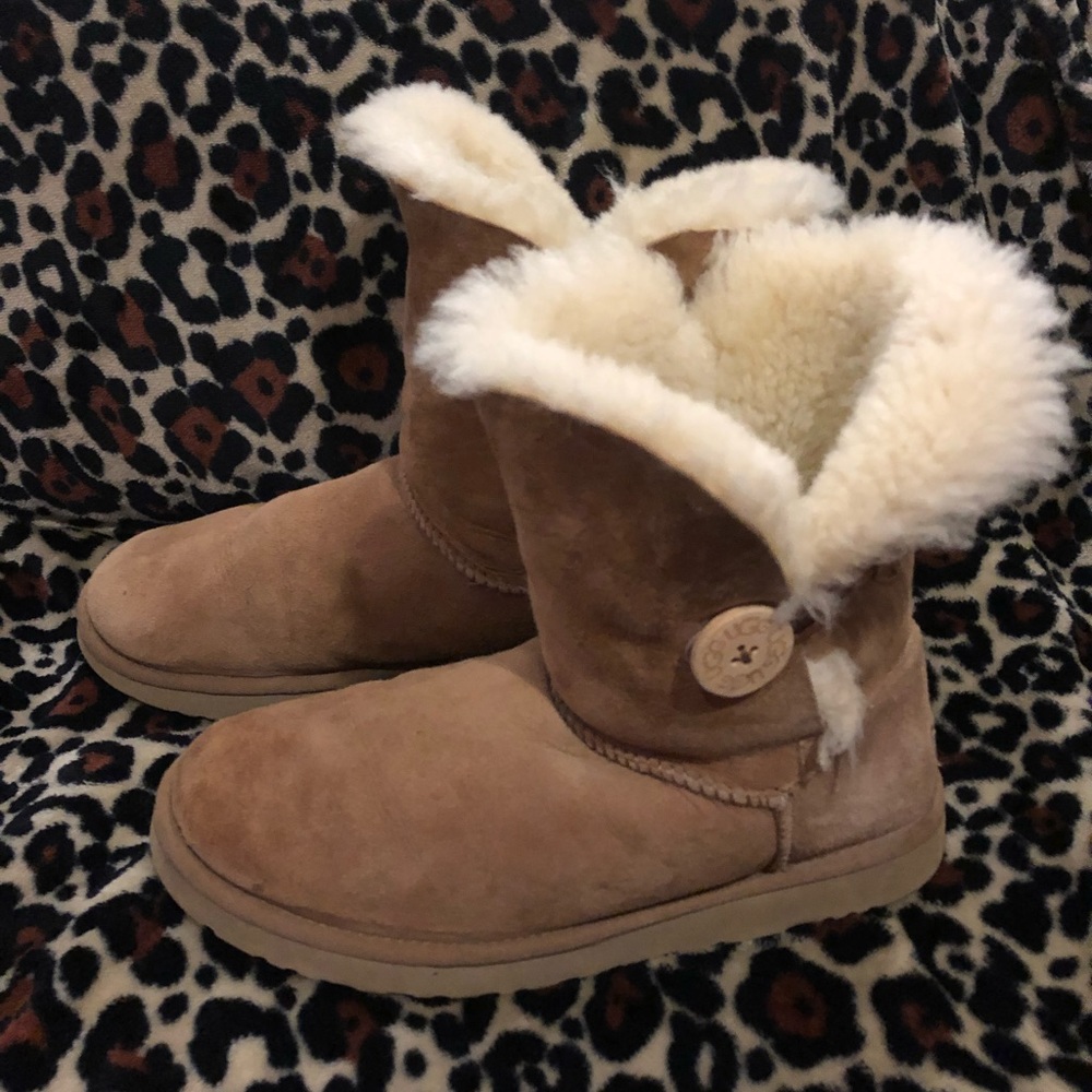 Ugg Boots - Bailey Button II - Size 8